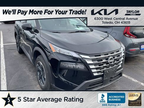 Used 2025 Nissan Rogue SV image 1