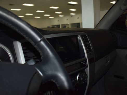 Used 2005 Toyota 4Runner Sport AWD/4WD image 28