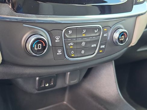 Used 2023 Chevrolet Traverse LS FWD image 25
