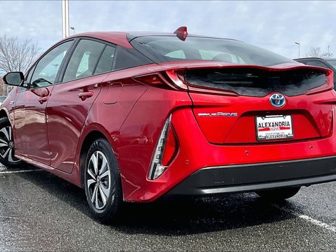 Used 2017 Toyota Prius Prime Advanced image 11