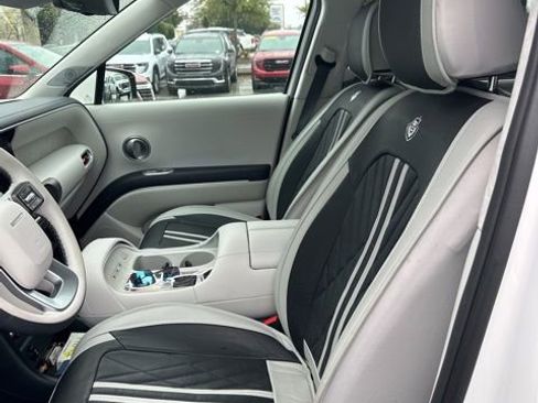Used 2026 Hyundai Palisade Calligraphy image 9