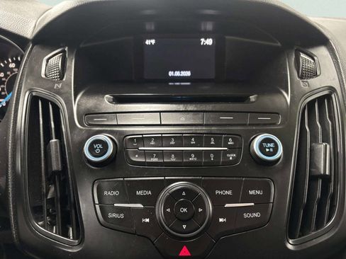 Used 2017 Ford Focus SE image 23