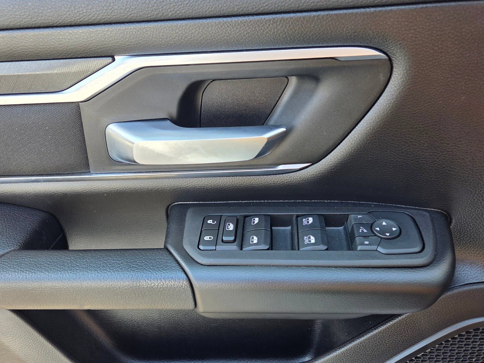 Used 2025 RAM 1500 Big Horn AWD/4WD image 32