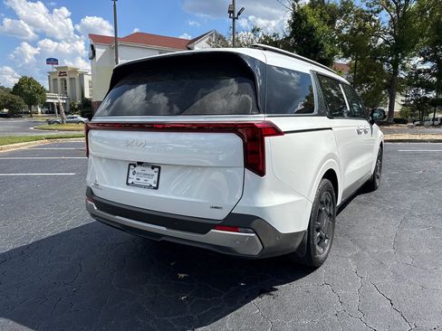 New 2026 Kia Carnival SX image 3