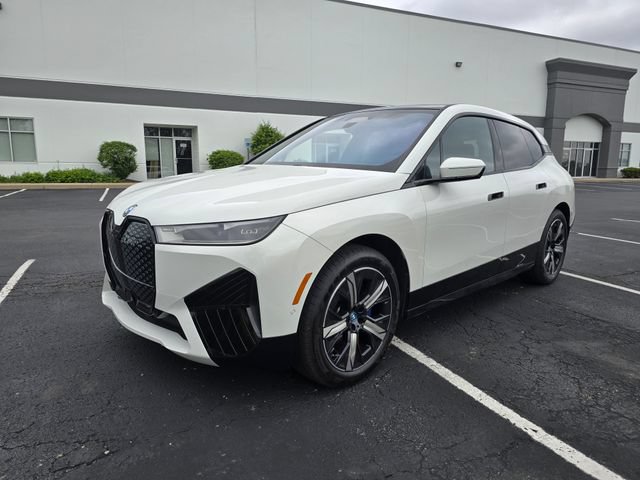 Used 2024 BMW iX xDrive50 w/ Sport Package AWD/4WD image 14