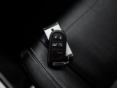 Used 2017 Jeep Grand Cherokee Limited image 66