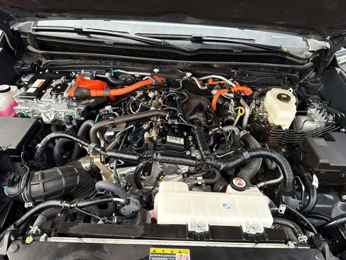 Used 2024 Toyota Tacoma 4x4 Double Cab Hybrid image 9