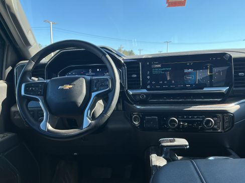 Certified 2023 Chevrolet Silverado 1500 LT AWD/4WD image 6