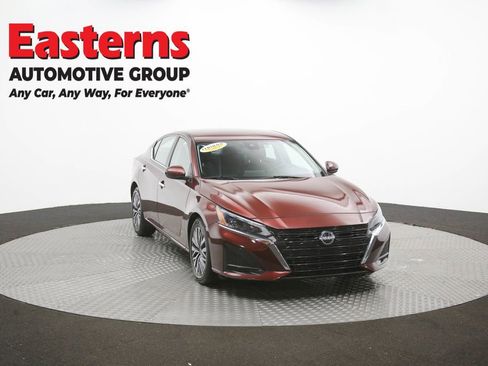 Used 2023 Nissan Altima 2.5 SV FWD image 50