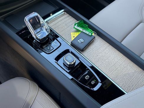 New 2026 Volvo XC60 B5 Plus w/ Protection Package Premier image 15