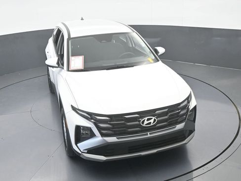 Used 2025 Hyundai Tucson SE image 54