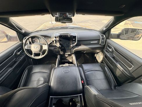 Used 2022 RAM 3500 Laramie w/ Night Edition image 15