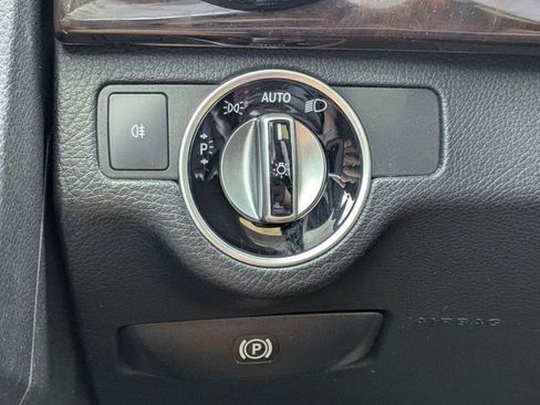 Used 2015 Mercedes-Benz GLK 350 4MATIC image 27