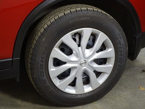 Used 2016 Nissan Rogue S w/ Appearance Package image 35