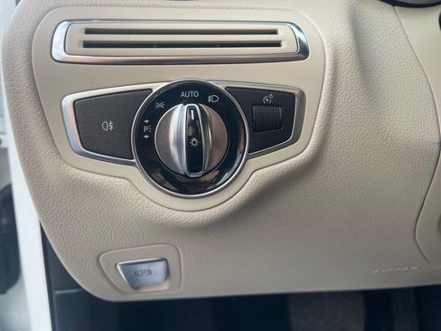 Used 2015 Mercedes-Benz C 300 4MATIC Sedan image 35