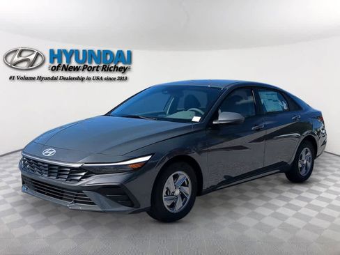 New 2026 Hyundai Elantra SE FWD image 1