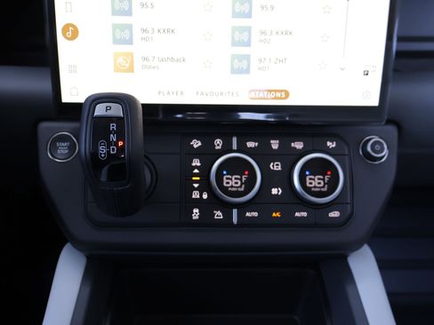 New 2026 Land Rover Defender 110 X-Dynamic SE image 16