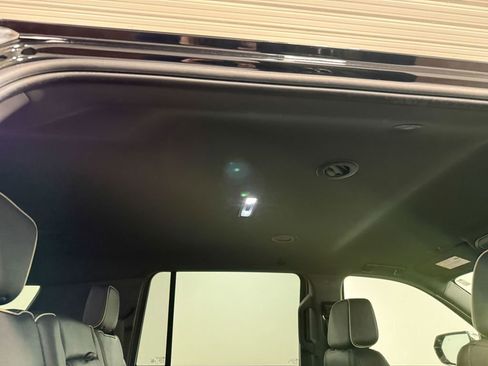 Used 2024 Chevrolet Suburban Premier AWD/4WD image 16