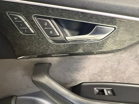 Used 2019 Audi Q8 Prestige AWD/4WD image 33