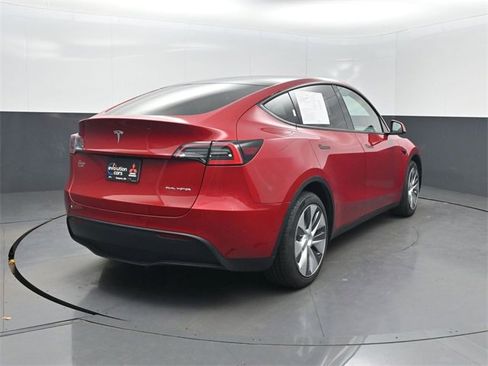 Used 2021 Tesla Model Y Long Range image 30