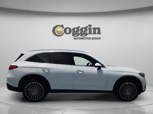 Used 2025 Mercedes-Benz GLC 300 image 6