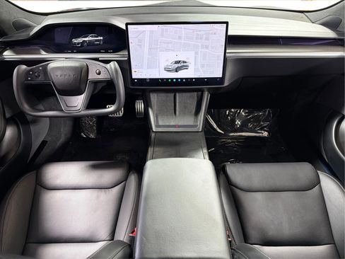 Used 2022 Tesla Model S Plaid image 5