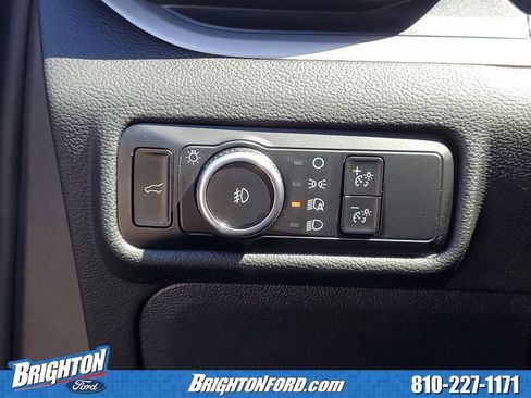 Used 2023 Ford Explorer XLT w/ Equipment Group 202A AWD/4WD image 18