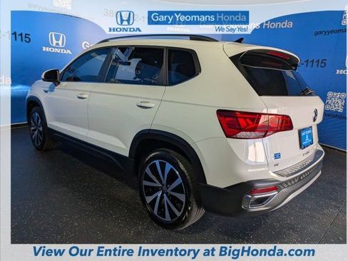 Used 2023 Volkswagen Taos SE FWD image 5