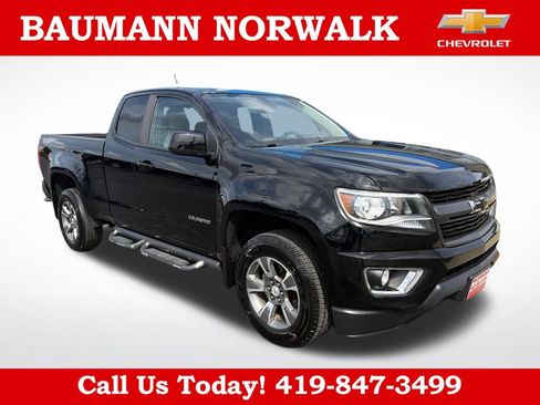 Used 2017 Chevrolet Colorado Z71 AWD/4WD image 6