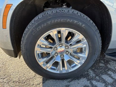 Used 2025 GMC Yukon Denali image 9