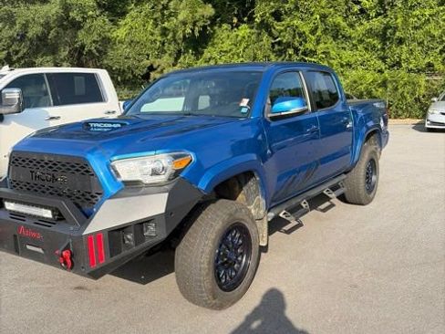 Used 2017 Toyota Tacoma TRD Sport w/ Tow Package (A/T) AWD/4WD image 1