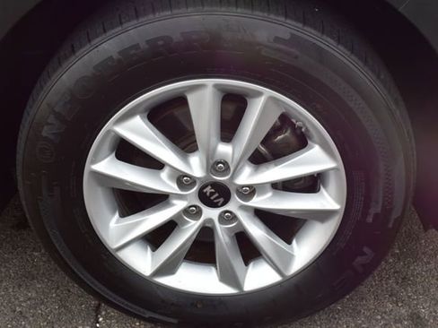 Used 2019 Kia Sorento L image 42