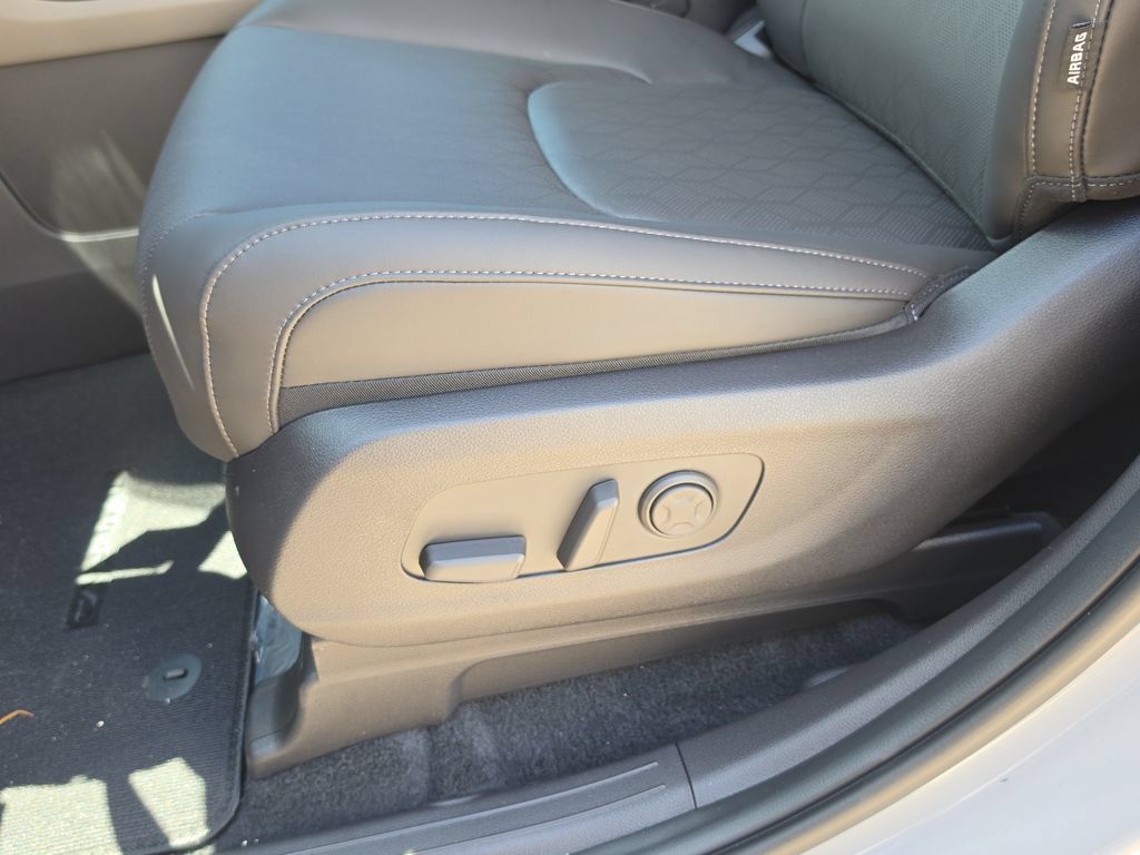New 2027 Kia Carnival FWD image 20