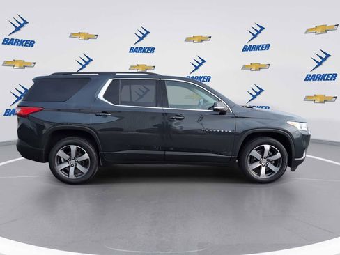 Used 2021 Chevrolet Traverse LT w/ LT Premium Package image 9