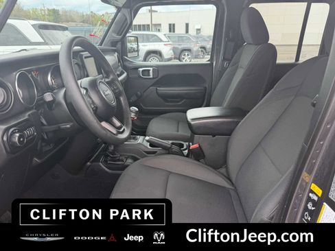 Used 2022 Jeep Wrangler Unlimited Sport AWD/4WD image 12