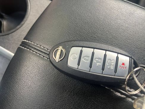 Used 2025 Nissan Altima 2.5 SV FWD image 25