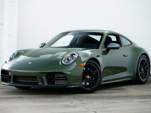 Used 2026 Porsche 911 Carrera T image 5