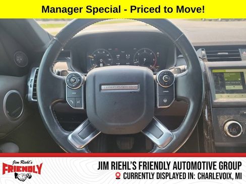 Used 2018 Land Rover Discovery SE image 14