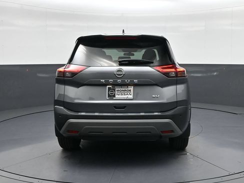 Used 2023 Nissan Rogue SV FWD image 6