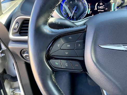 Used 2020 Chrysler Pacifica Touring-L Plus FWD image 18