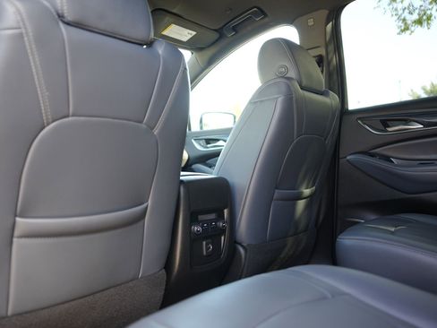 Used 2022 Buick Enclave Essence w/ Sport Touring Edition image 12