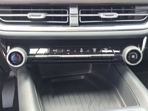 New 2026 Chevrolet Equinox EV LT image 23