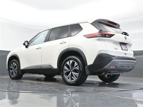 Used 2023 Nissan Rogue SV image 24