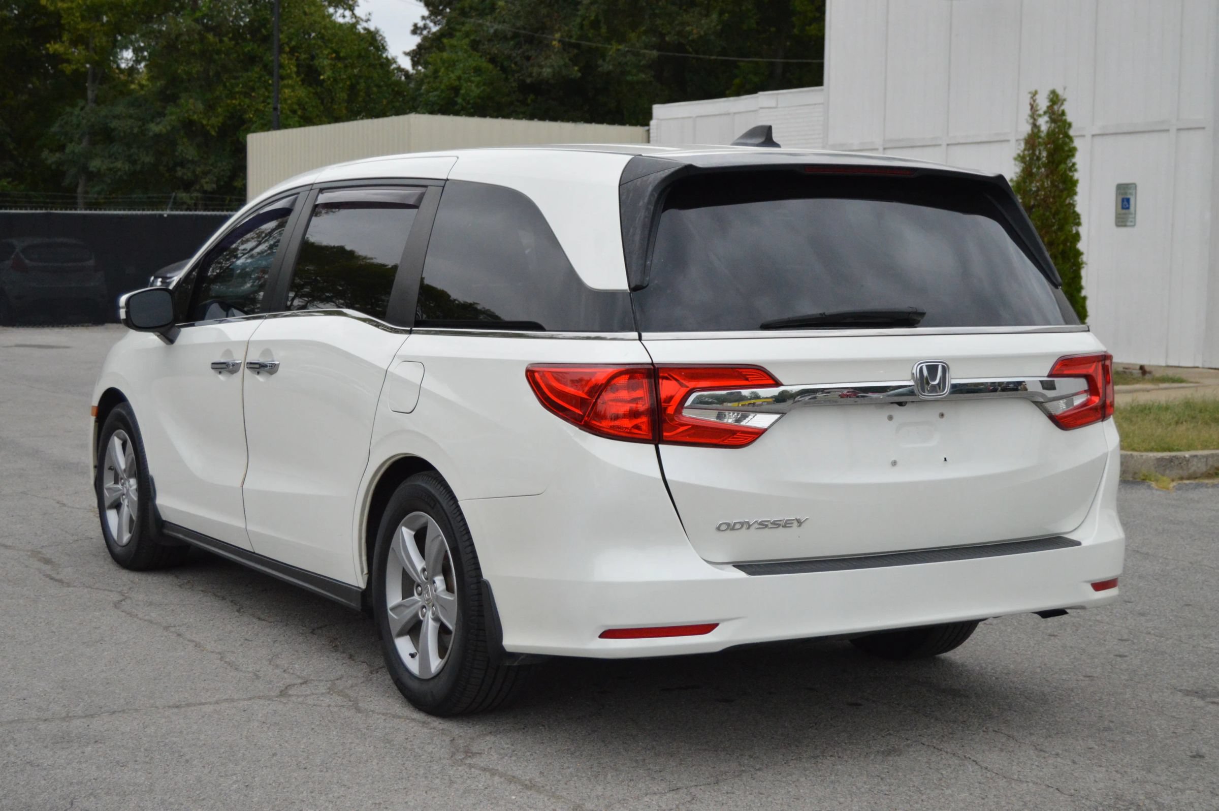 Used 2018 Honda Odyssey EX-L image 4