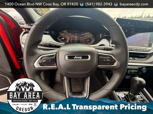 Used 2024 Jeep Compass Latitude AWD/4WD image 20