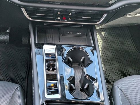 New 2026 Volkswagen Atlas SE image 18