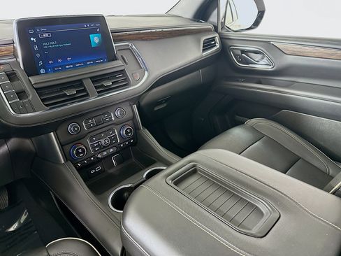 Used 2023 Chevrolet Suburban Premier image 24