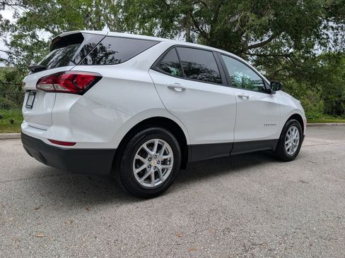 Used 2024 Chevrolet Equinox LS w/ LS Convenience Package FWD image 9