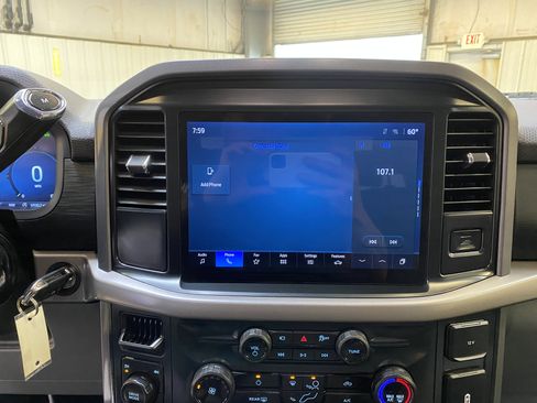 Used 2025 Ford F150 XLT image 38