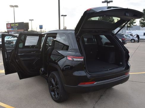 New 2026 Jeep Grand Cherokee Limited w/ Limited Altitude Package image 16